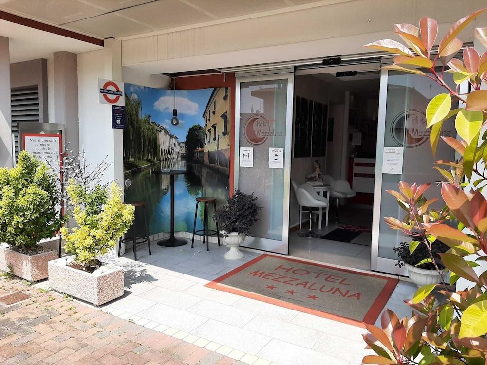 Hotel Mezzaluna Treviso Buitenkant foto
