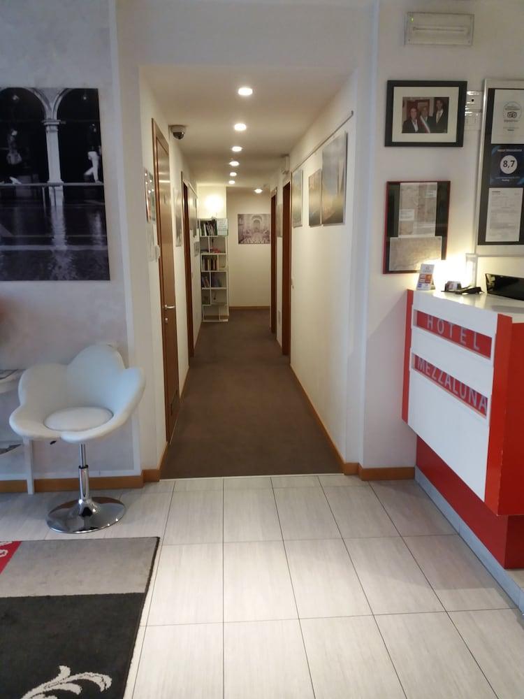 Hotel Mezzaluna Treviso Buitenkant foto