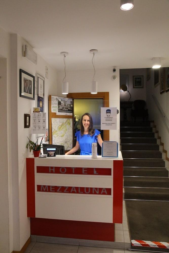 Hotel Mezzaluna Treviso Buitenkant foto