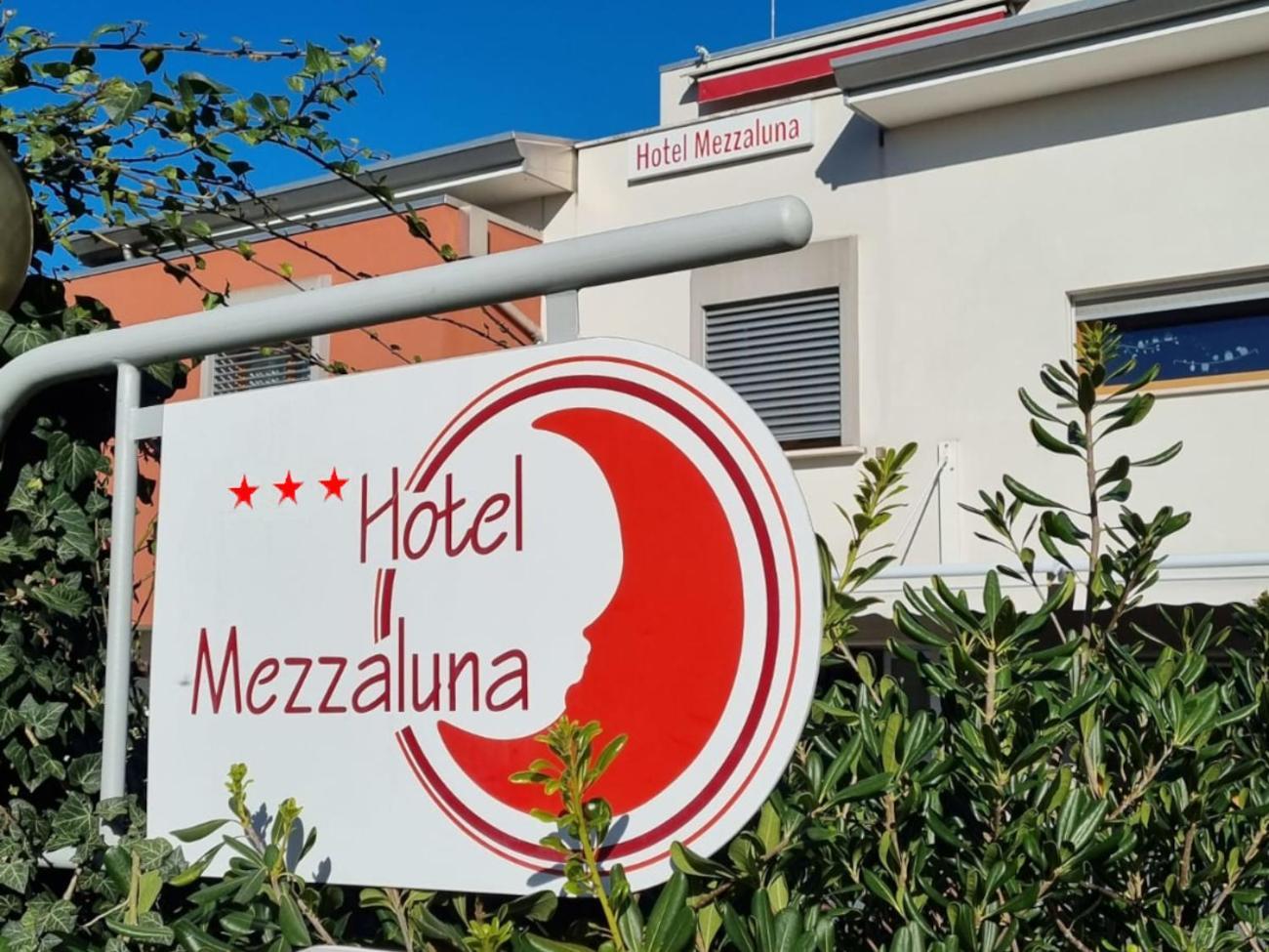 Hotel Mezzaluna Treviso Buitenkant foto