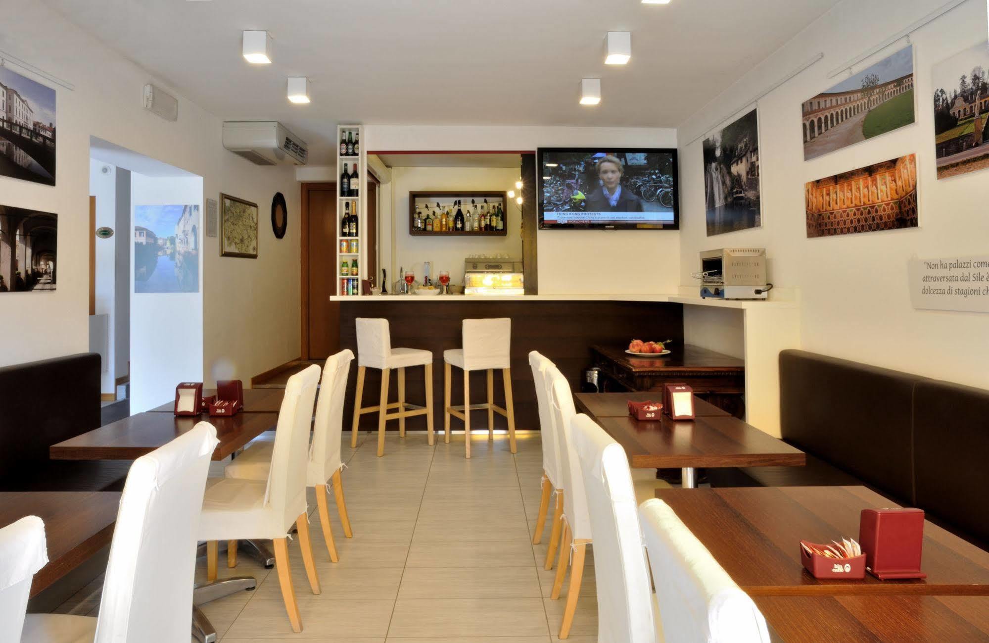 Hotel Mezzaluna Treviso Buitenkant foto